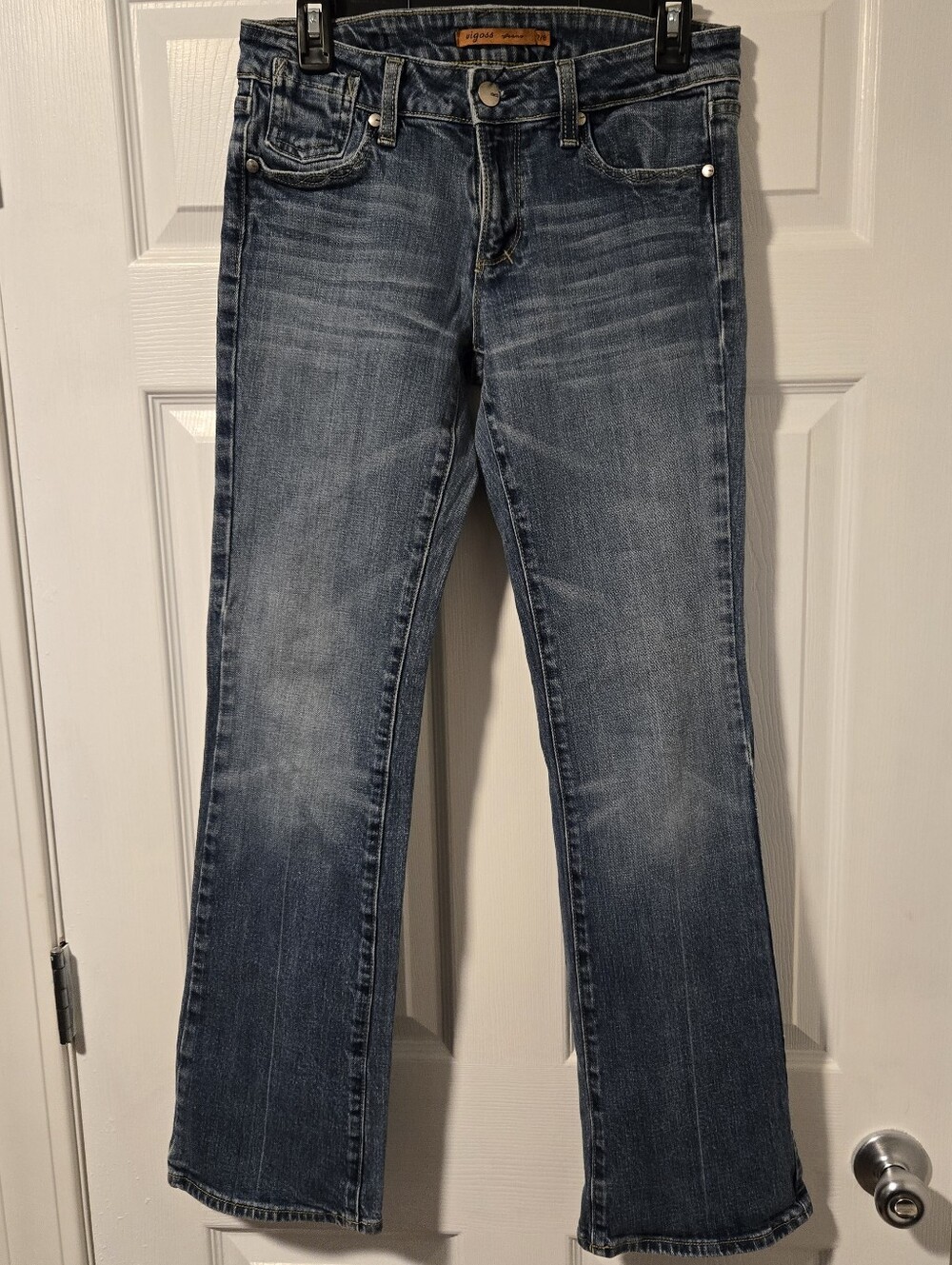 Vigoss Jeans in Medium Blue Wash